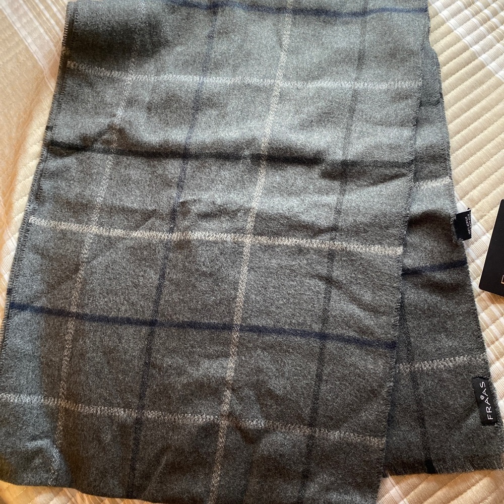 FRAAS Cashmink Gray Plaid Men’s Scarf size 14” X 78” made in Germany NWT